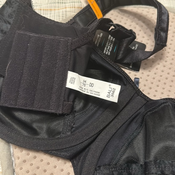 Bali Women's Satin Tracings Underwire Minimizer Bra Black 34DDNWT - Picture 5 of 5